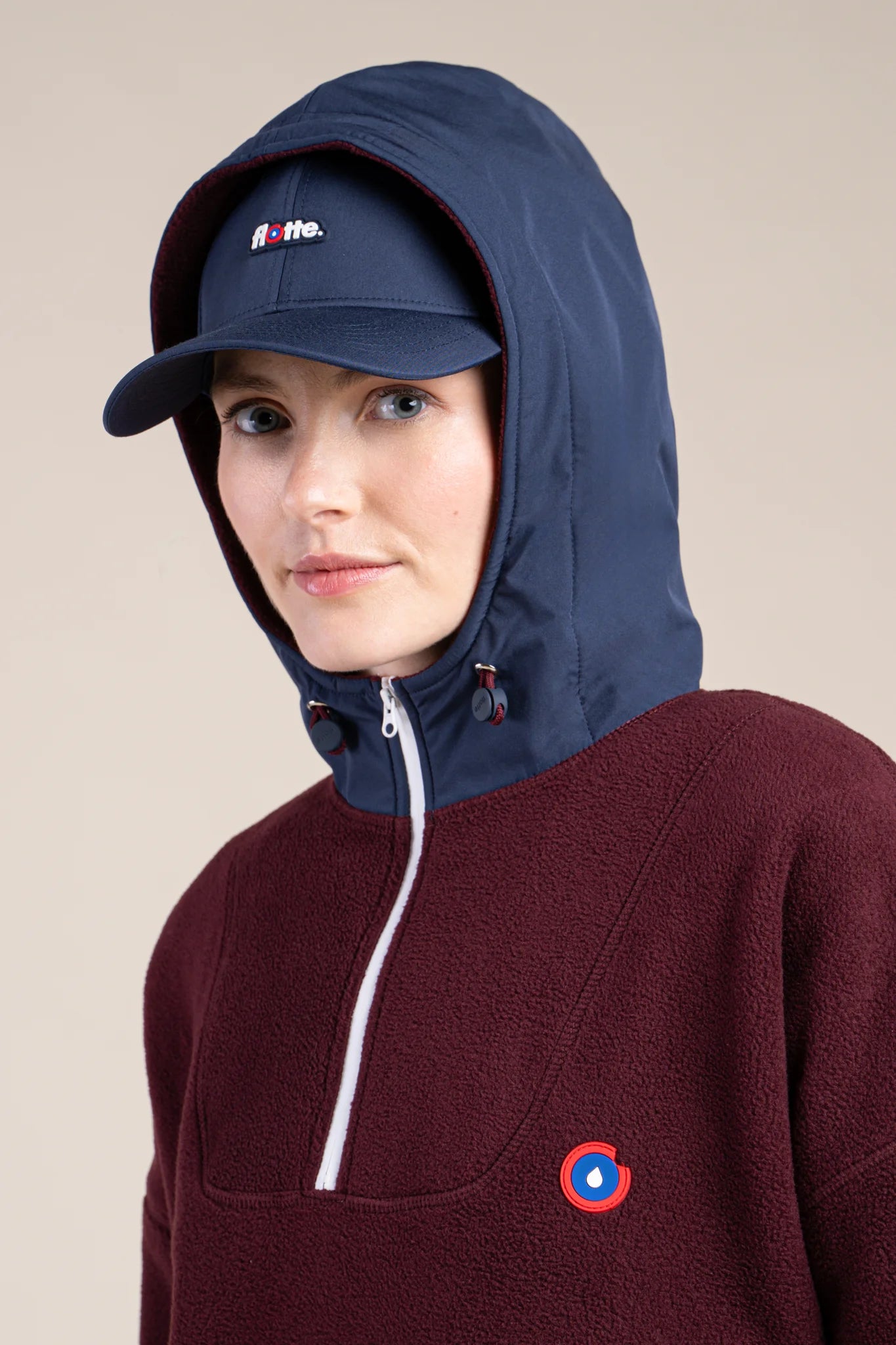 Belleville - Sweat Polaire à capuche imperméable prune bordeaux - Flotte #couleur_prune